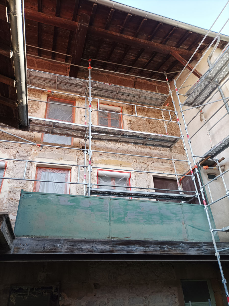 Rénovation complète de maison à Saint-Etienne-des-Oullières (69)