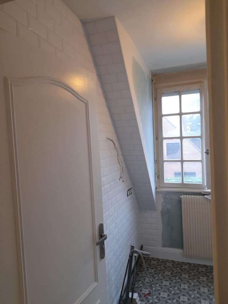 Rénovation salle de bain à Marcq-en-Barœul- salle de bain rénove en blanc