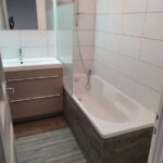 Nouvel aménagement de salle de bain -baignoire et vasque - rénovation d'une salle de bain à Auch par illiCO travaux