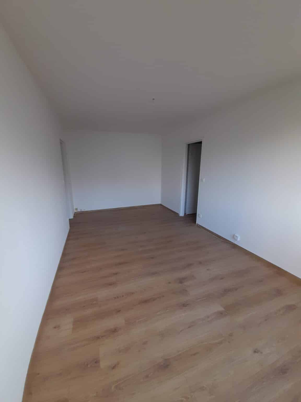 Remise en peinture d’un appartement à La Madeleine (59)