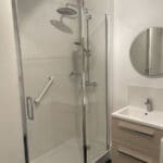 Rénovation complète d’une salle de bain à Lambersart - cabine de douche transparent