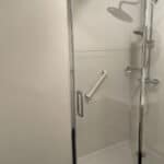 Rénovation complète d’une salle de bain à Lambersart - douche porte coulissante