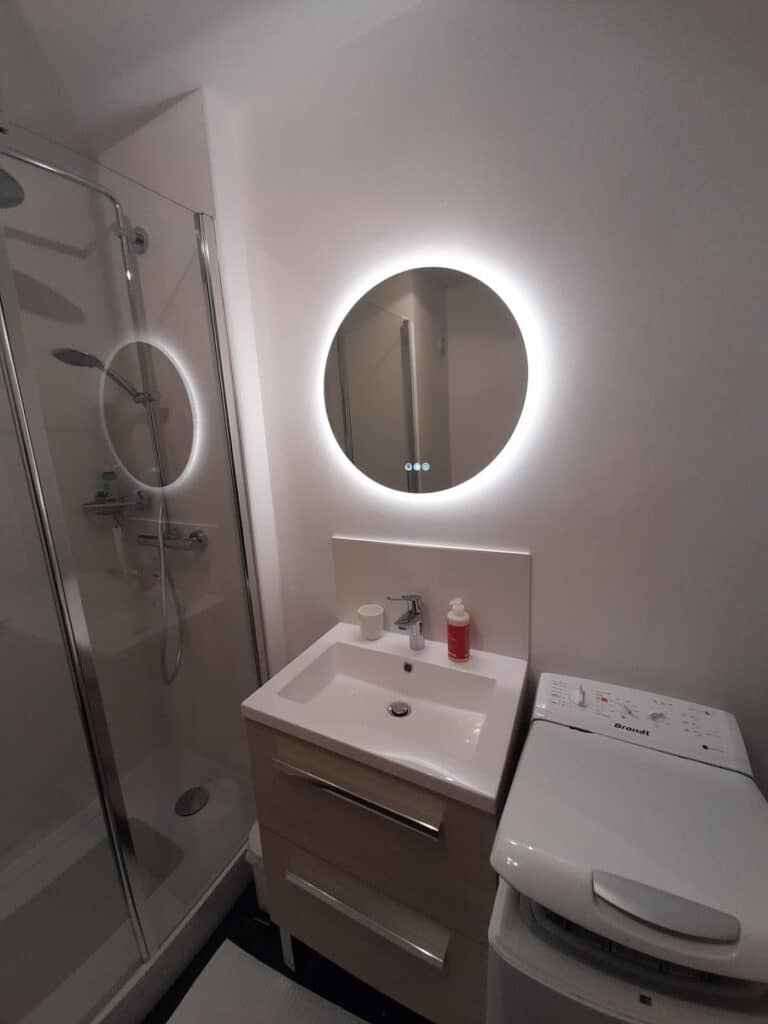 Rénovation complète d’une salle de bain à Lambersart - miroir led