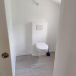 Rénovation d’une salle de bain et WC à La Roche-sur-Yon - WC suspendu