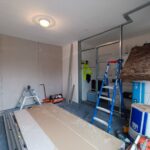 Aménagement d’un garage et création d’un carport à Landivy - intérieur garage en cours de travaux