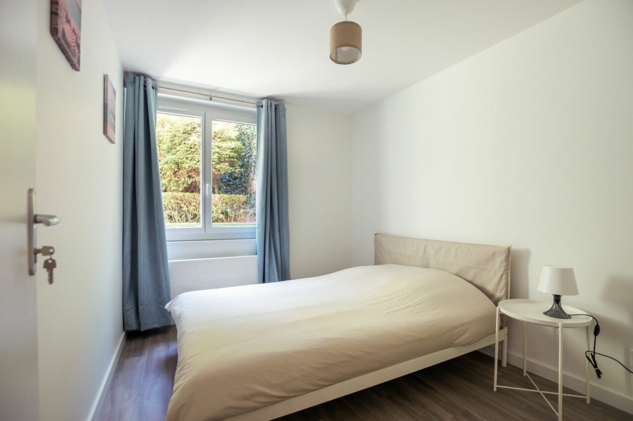 Rénovation d’un appartement à Saint-Étienne (42) - chambre lumineuse
