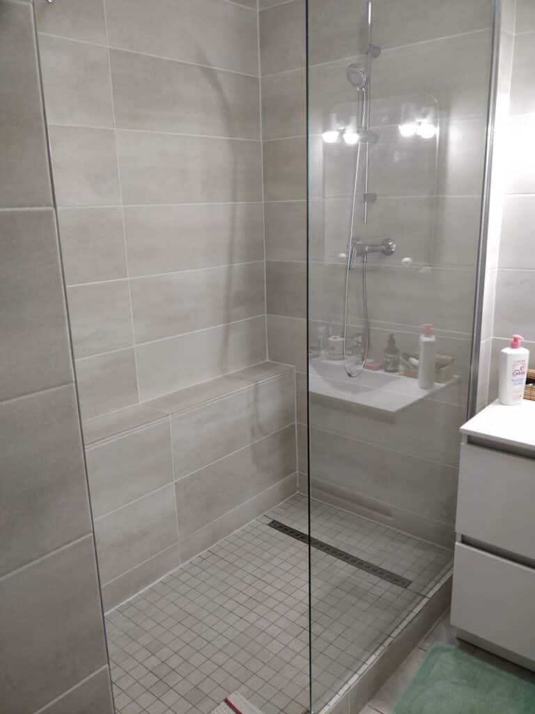 Nouvelle douche - Rénovation d'une salle de bain à Voiron par illiCO travaux