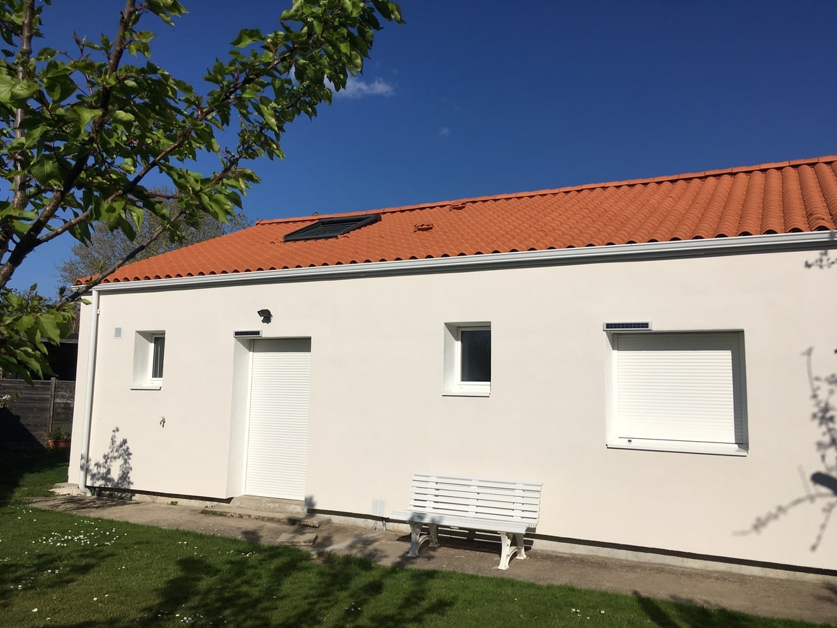 Rénovation de façade - isolation par l'extérieur ITE - Rénovation thermique d'une maison près de Nantes