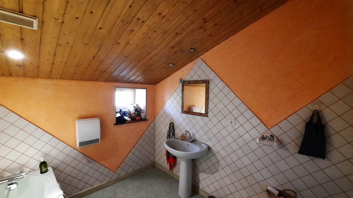 Salle de bain à rénover - Rénovation de deux bâtisses (71)