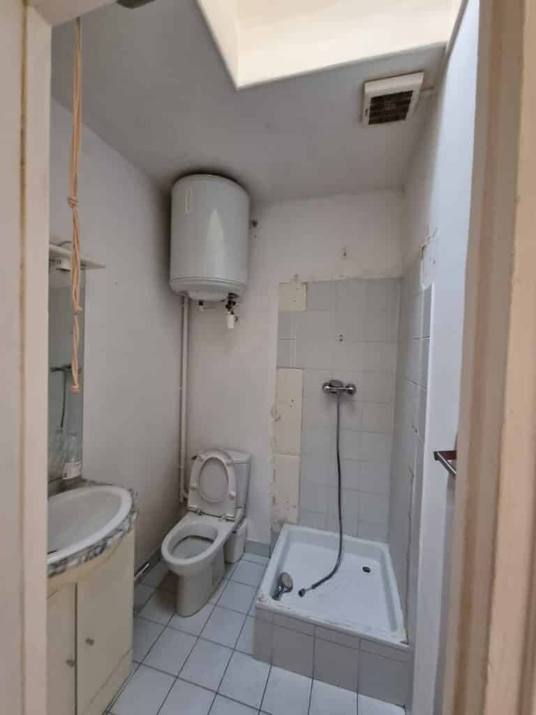 Salle de bain avant travaux - Rénovation d'un appartement dans Paris 13e