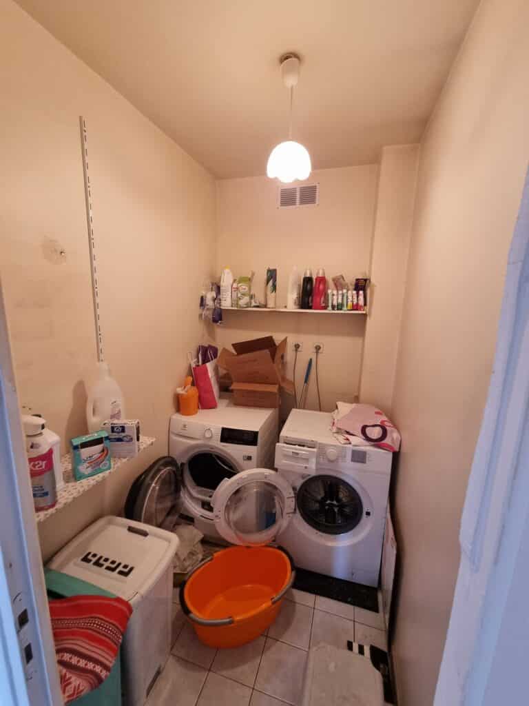 Buanderie avant travaux - Rénovation d'une salle de bain à Vitry sur Seine