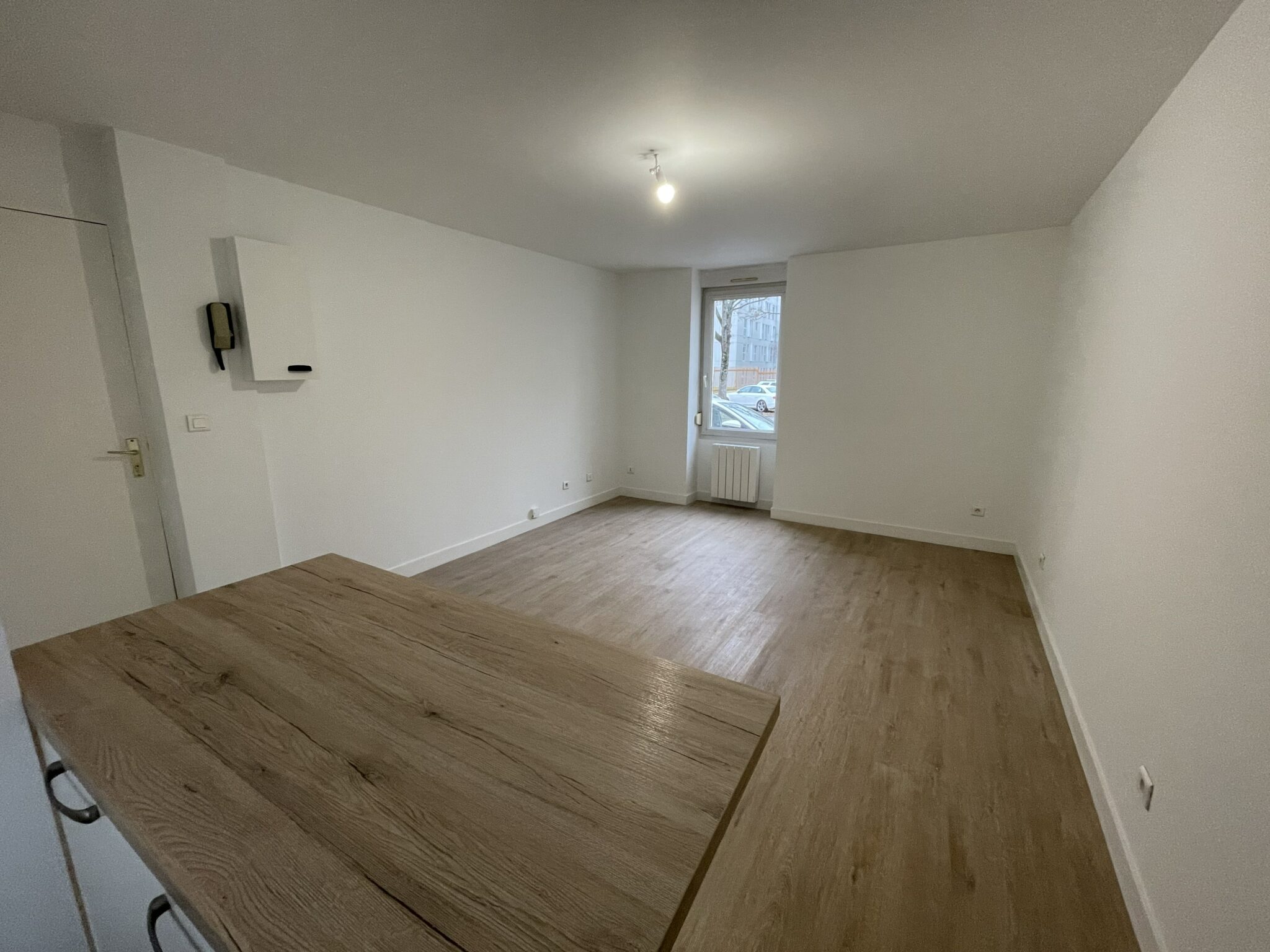 Rénovation complète d’un studio à Dijon (21) - vue salon