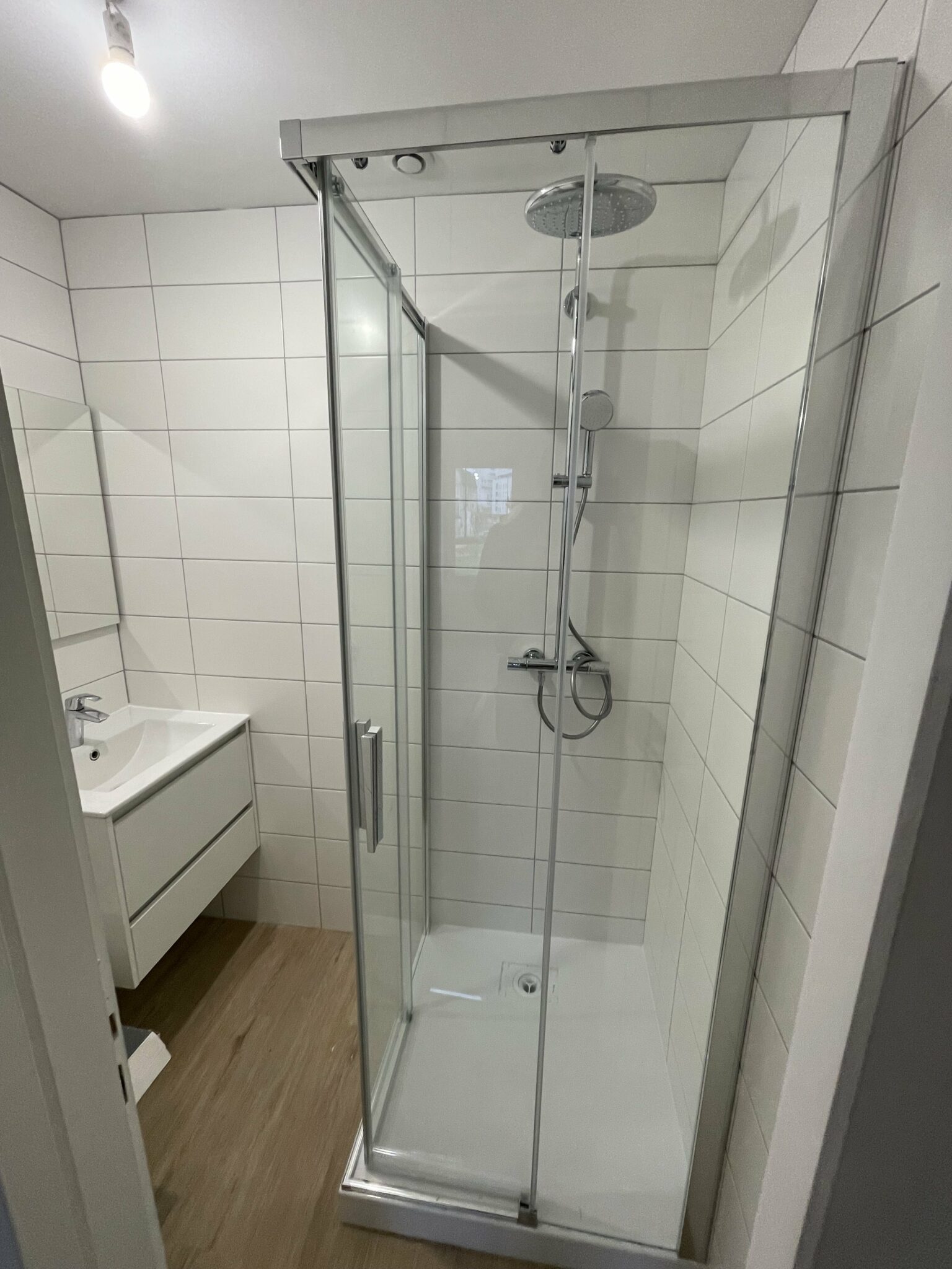 Rénovation complète d’un studio à Dijon (21) - salle de bain