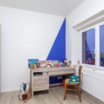 rénovation maison - espace bureau : mur bleu