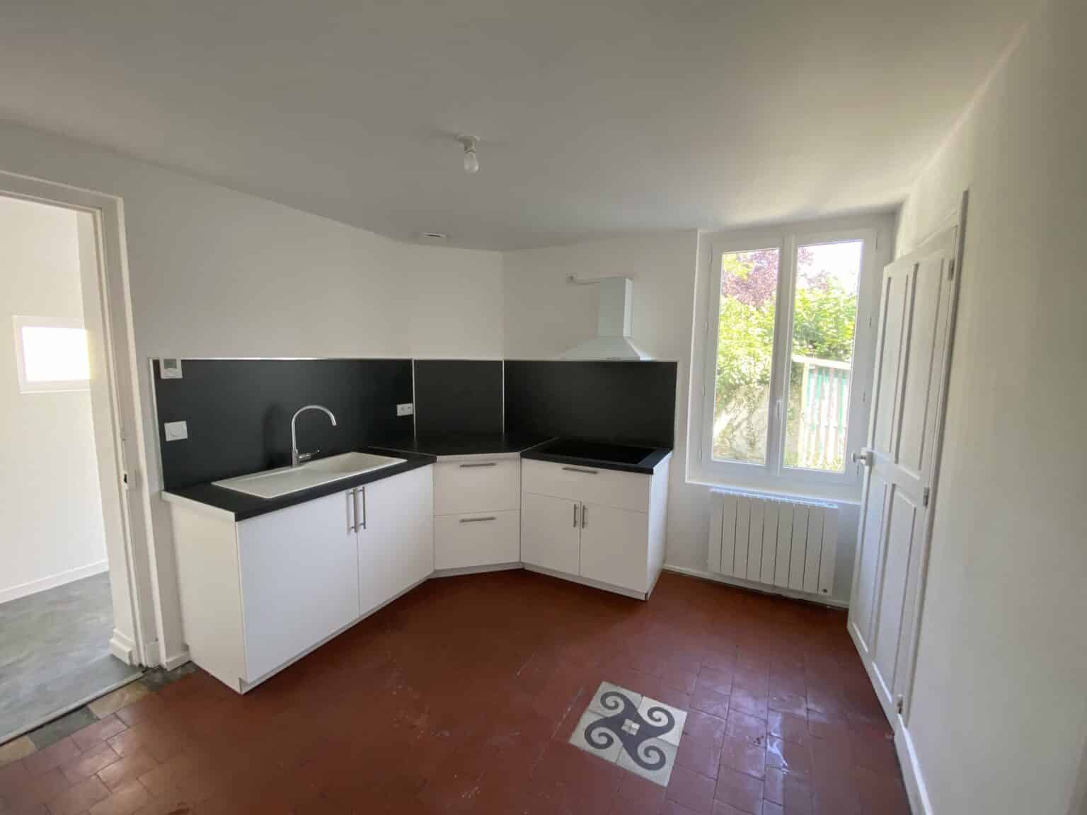 Rénovation d’une maison en 2 appartements à Vierzon (18)