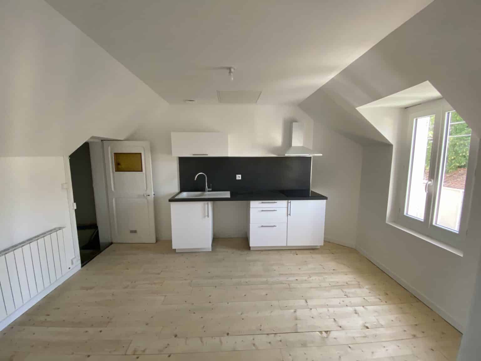 Rénovation d’une maison en 2 appartements à Vierzon (18)