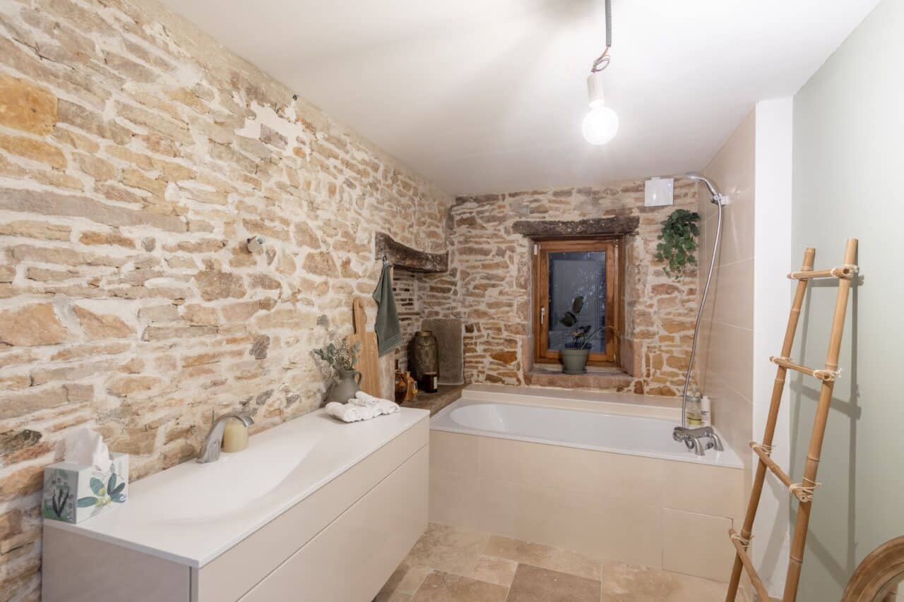 Rénovation complète d’une bâtisse : salle de bain