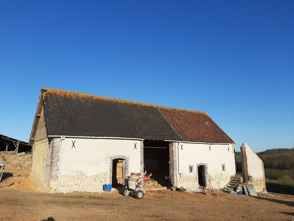 Rénovation complète d’une grange à Conflans-sur-Anille (72)