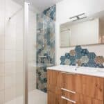 Rénovation complète d'une maison à Allonnes : salle de bain rénovée