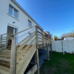 Rénovation partielle de maison à Saint Herblain (44) : terrasse en bois sur pilotis