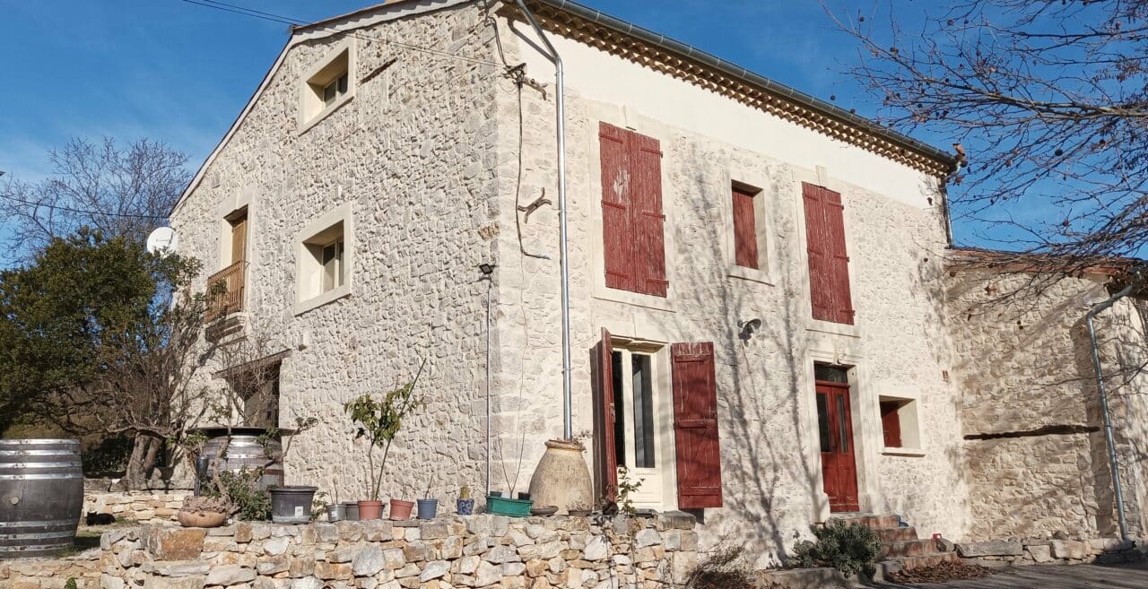Rénovation d’une façade à Causses-et-Veyran (34)