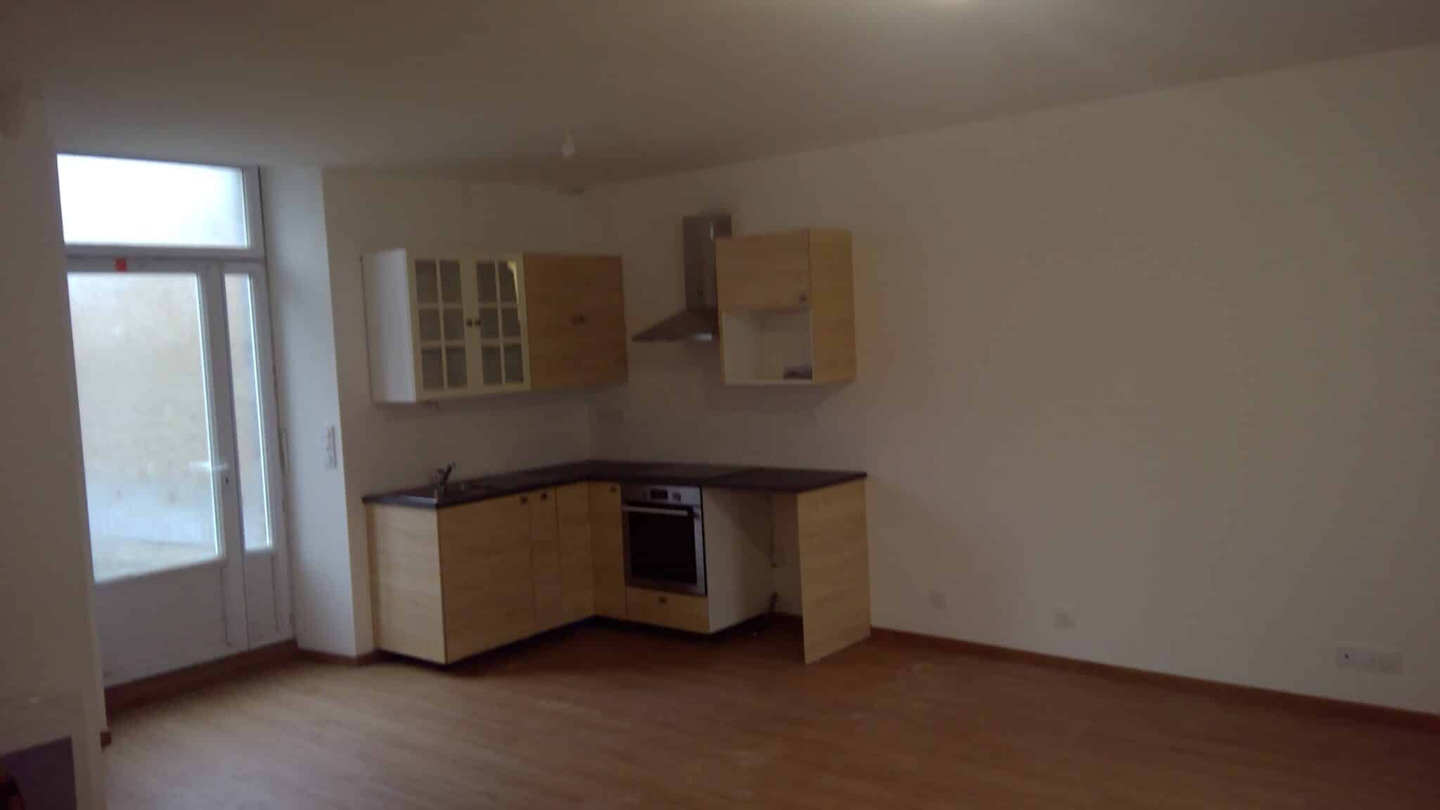 Rénovation d’un appartement et studio Saint Germain en Coglès- cuisine rénovée appartement