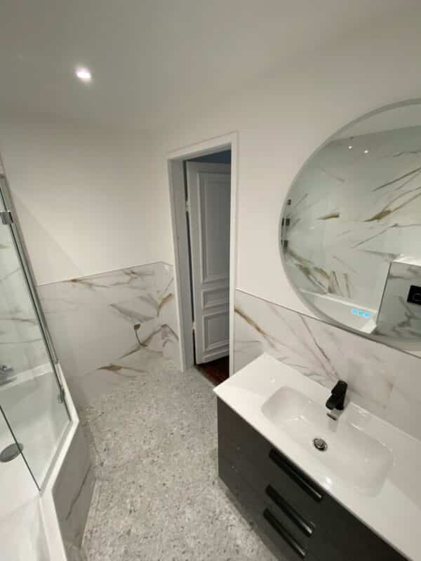 Rénovation d'un appartement haussmannien à Lille (59) : salle de bains rénovée