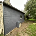 Extension d’une maison à Néant-sur-Yvel - bardage gris