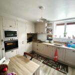 Rénovation partielle d'une maison à Bailleau-l'Évêque : cuisine aménagée