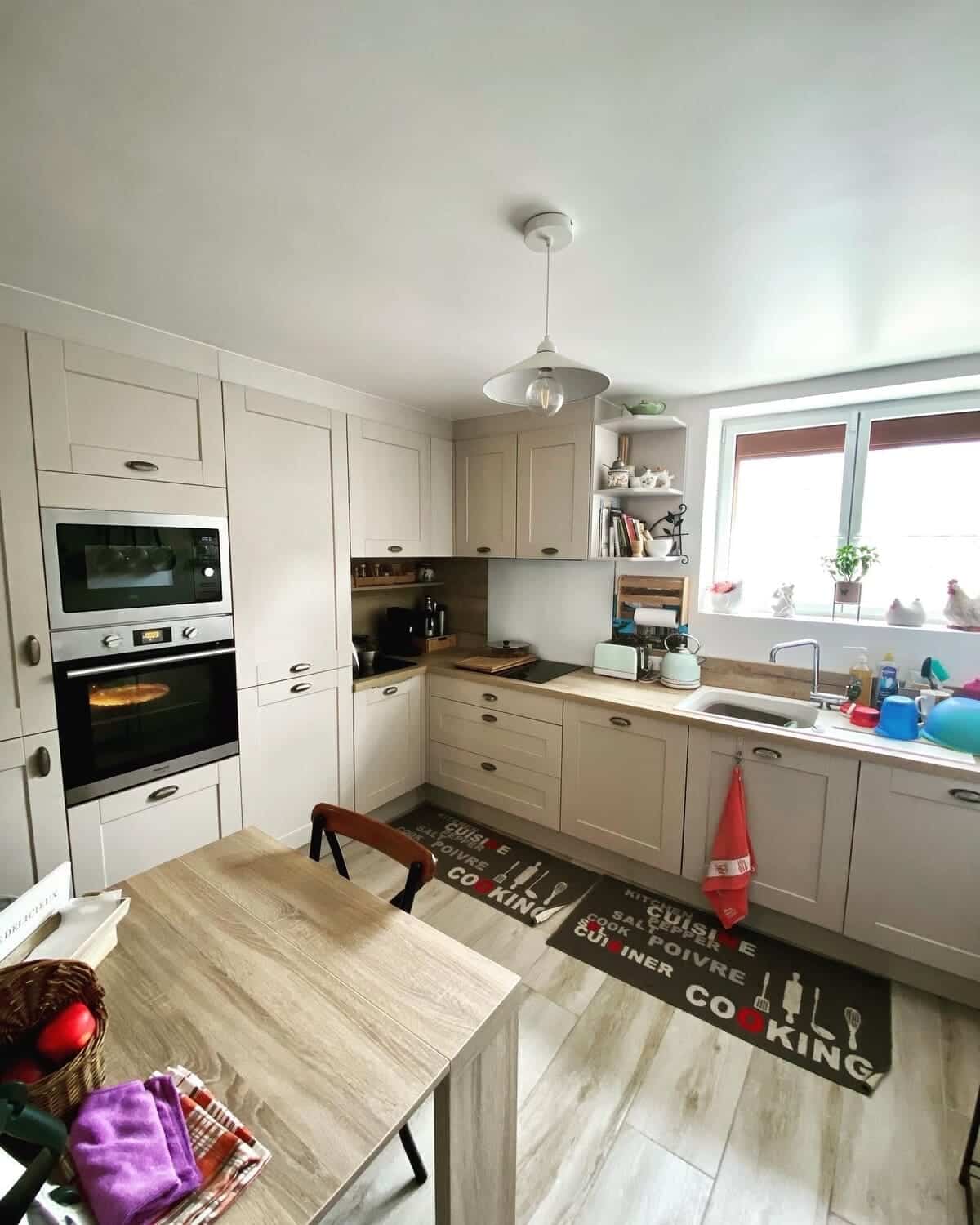 Rénovation partielle d'une maison à Bailleau-l'Évêque : cuisine aménagée