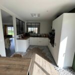 Extension de maison et aménagement de garage à Mouzeil (44) - cuisine aménagée