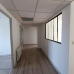 Rénovation de bureau à Fougères - couloir et verrière