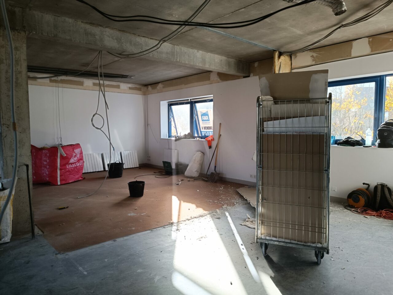 Rénovation de bureau à Fougères - en cours de rénovation