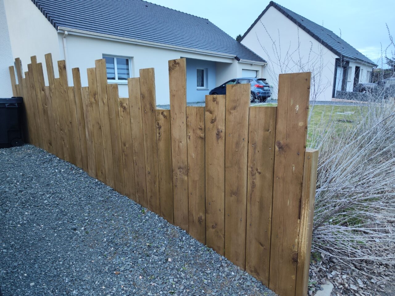 Agencement d’extérieur à Louplande - claustra bois