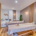 Aménagement d'un local professionnel à Toulouse : baby spa : salle de massage