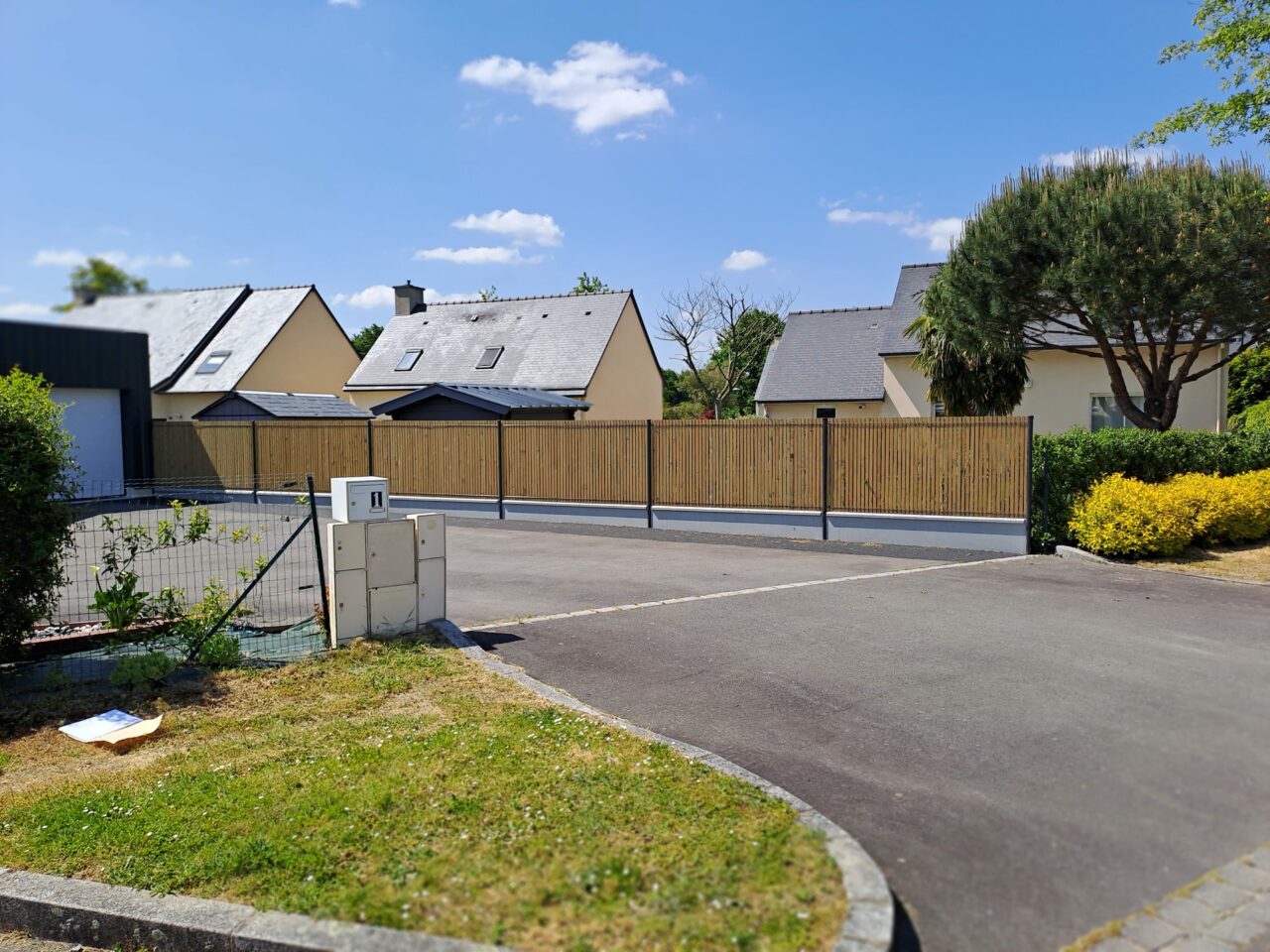 Création garage à Saint-Sauveur-des-Landes - aménagement extérieur