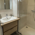Rénovation d'un appartement à Sens par illiCO travaux Sens Montereau : nouvelle salle de bain