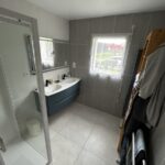 Rénovation de salle de bain à Ploërmel - nouvelle douche et meuble vasque