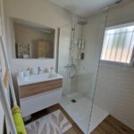 Rénovation salle de bain Issoudun : parquet et douche