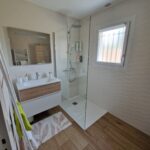 Rénovation salle de bain Issoudun : douche et meuble vasque