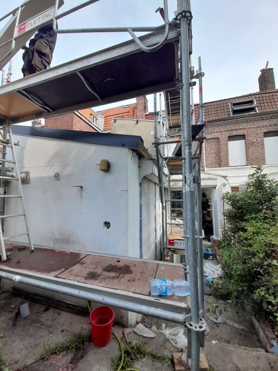 Désamiantage d’une toiture bac acier à Lille (59)
