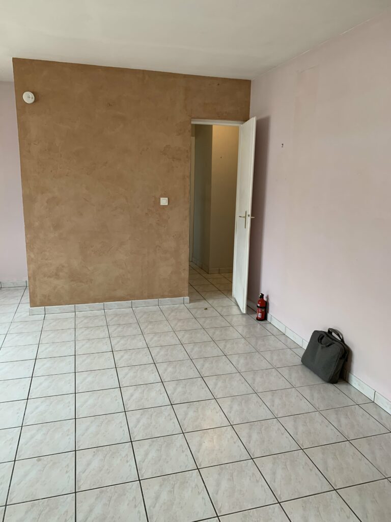 Rénovation complète de maison à Pessac (33) - dégagement avant travaux