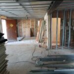 Rénovation complète d’une maison à Caudan (56) - placo en cours