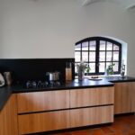 Rénovation de cuisine à Roubaix (59) - cuisine noire et bois