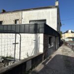 Rénovation d’une maison pour créer des biens locatifs à Allaire (56) - façade côté route