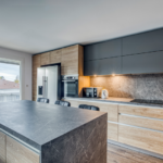Rénovation d’un appartement à Collonges-sous-Salève (74) - cuisine avec meuble bar