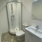 Transformation d’une maison en 4 studios à Saint-Nazaire - salle de bain