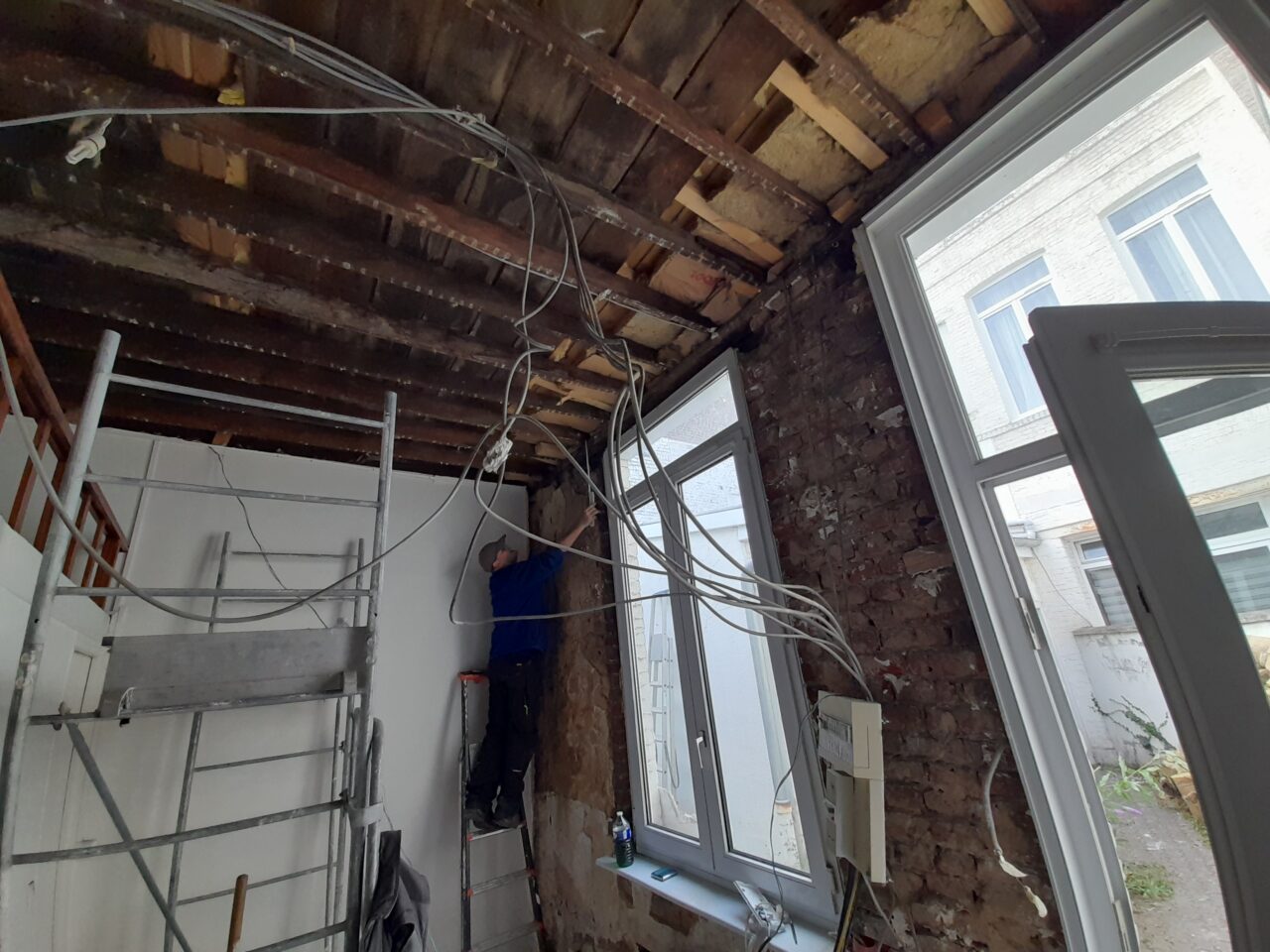 Rénovation énergétique d’un appartement locatif à Lille (59) - intérieur en cours de rénovation