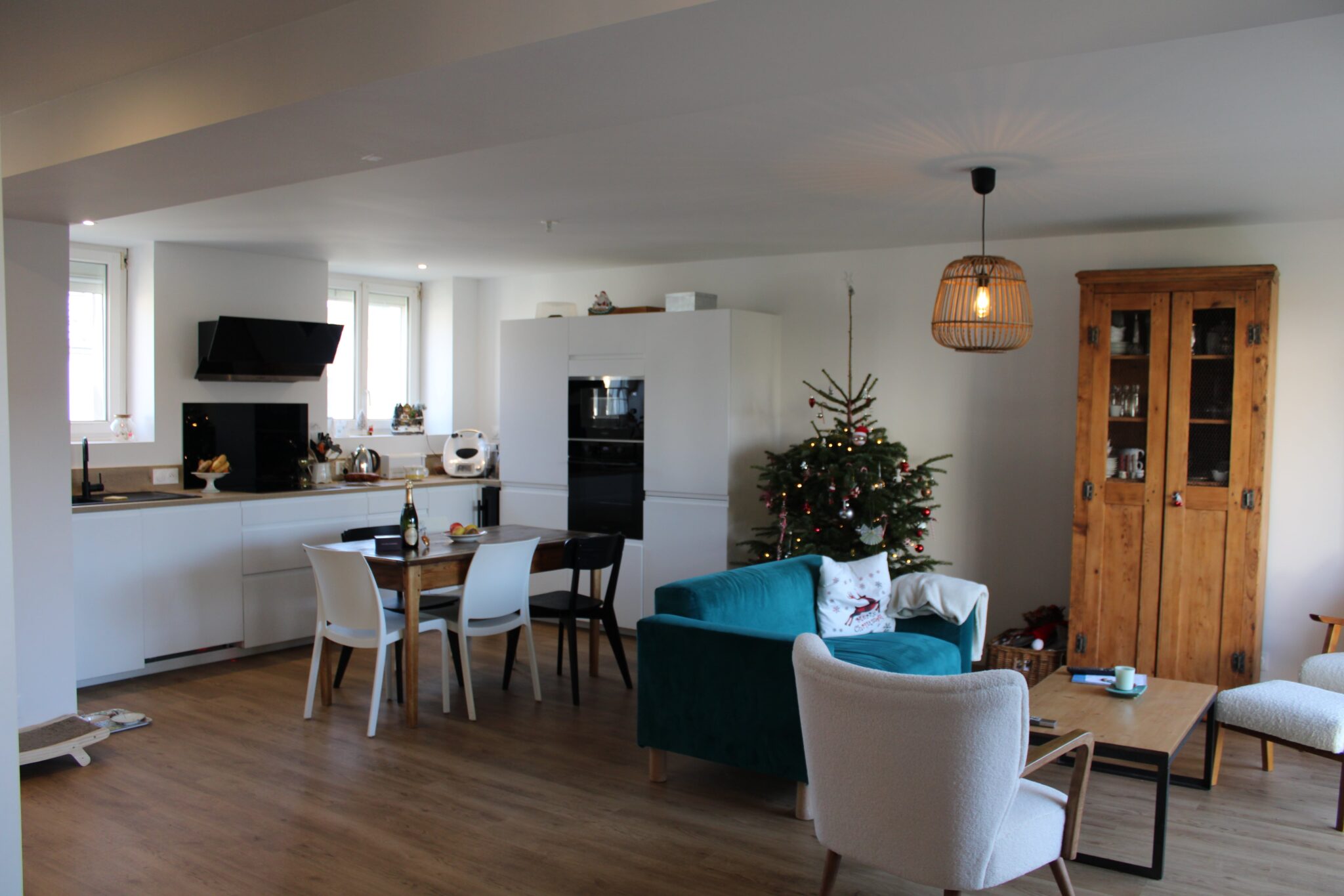 Rénovation complète de maison à Lorient (56) - salon et cuisine
