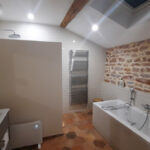 Rénovation de maison à Leynes (71) : salle de bain rénovée